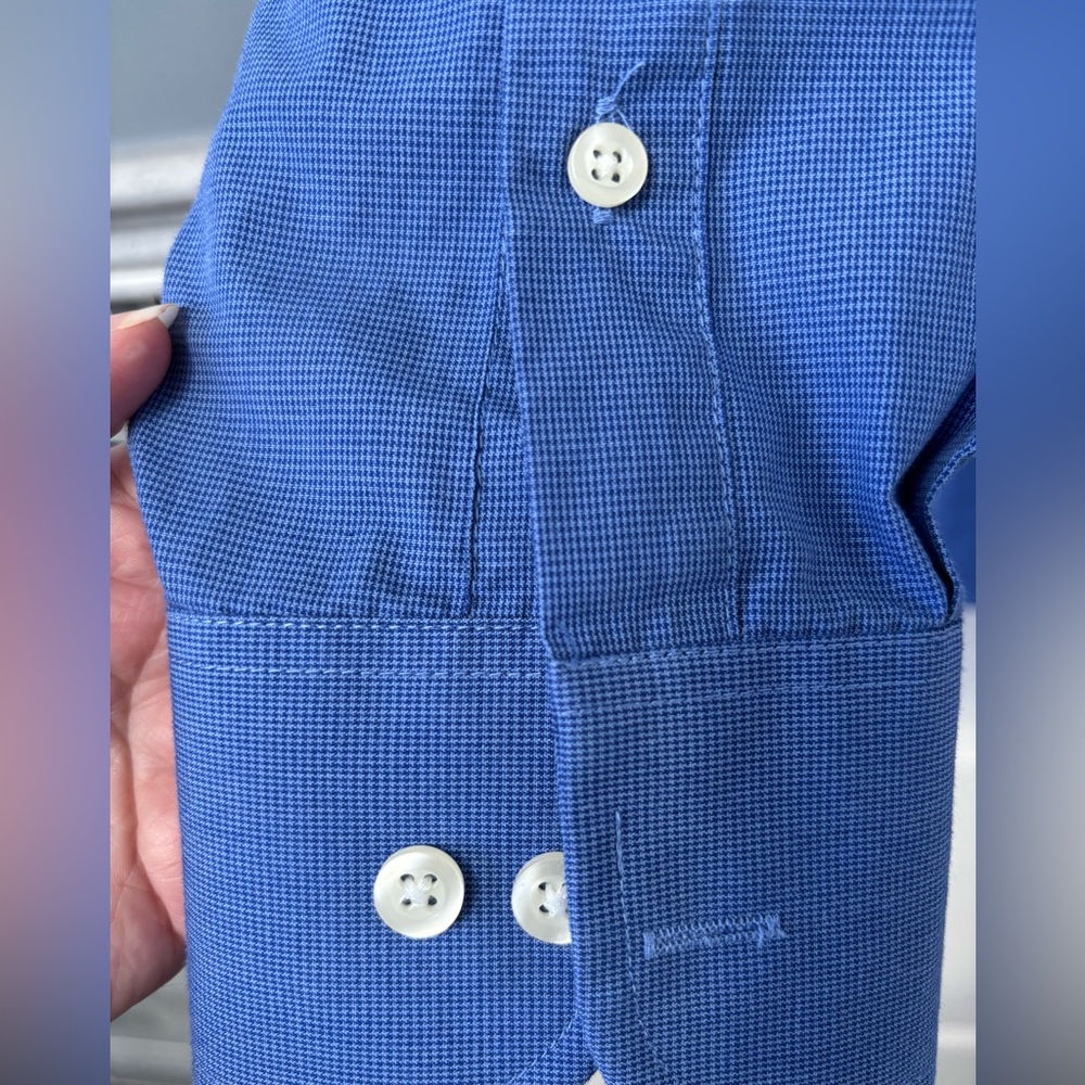 CHAPS Men's Blue Checkered Button Down Long Sleeve Collared Shirt Medium Pocket - Picture 4 of 6